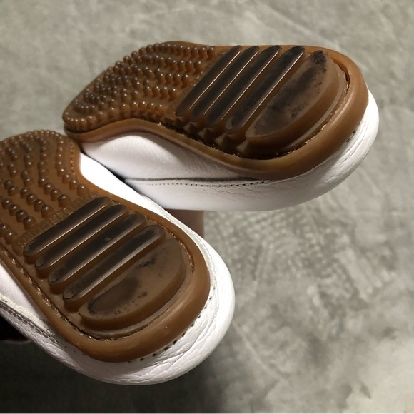 MINNETONKA White Leather Slid on Loafers Boat Shoes Women Size 5 - Picture 6 of 12